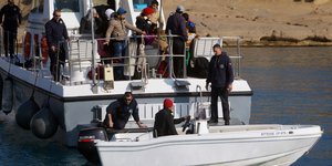 Μεταφέρθηκαν στο λιμένα Σκάλας Συκαμινέας
