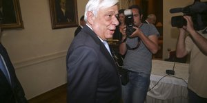 Δέχτηκε επιτροπή στο Προεδρικό Μέγαρο