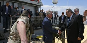Εγινε και αεροπορική επίδειξη με διέλευση 10 αεροσκαφών