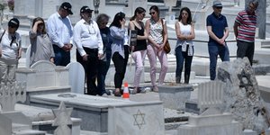 «Σεβασμός στους νεκρούς» και «Γιατί;» τα συνθήματα