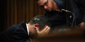 Καρέ- καρέ η στιγμή που ο Πιστόριους σκότωσε τη σύντροφό του -Η τραγική περιγραφ