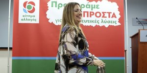 Ολομέτωπη επίθεση στην Κυβέρνηση