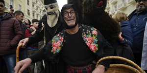 Μωμόγεροι και Πατερίτσες