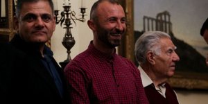 Επίσημα ελληνες πολίτες