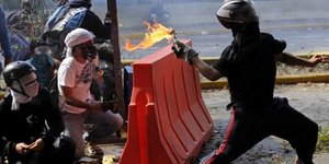 Οι ΗΠΑ φταίνε στη Βενεζουέλα για τις αναταραχές -«Δολοφόνος του λαού» ο Κέρι