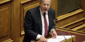 Κουμουτσάκος: Ηθική και πολιτική υποχρέωση να παραιτηθεί ο Κουρουμπλής