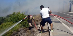 Μάχη με τις φλόγες στην Καβάλα