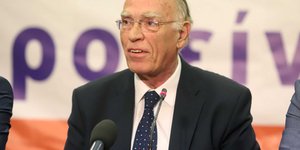 «Ολα για την εξουσία»