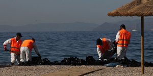 Συνεχίζεται η προσπάθεια καθαρισμού των ακτών