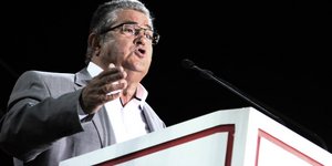 Σμπαραλιάζονται τα δικαιώματα