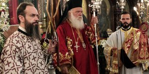 Ο αρχιεπίσκοπος εγκαινίασε ναό στα Λουτρά