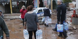 Προσπάθειες για να γίνει το δίκτυο ξανά λειτουργικό