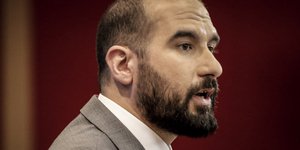 Απορρίπτει το αίτημα για πρόωρες εκλογές