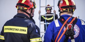 Πυροσβέστες