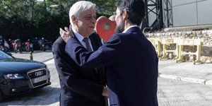 Θα γίνει επίτιμος δημότης