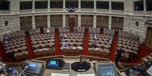 Πολλά γραφειοκρατικά θέματα