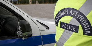 Ανοιγαν και αυτοκίνητα