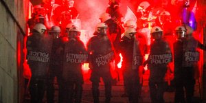 Τα επεισόδια ξεκίνησαν μεταξύ των διαδηλωτών με την αστυνομία