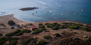 Γαλαζοπράσινα νερά