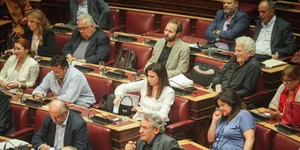 Το Ποτάμι και η Ένωση Κεντρώων επιφυλάχθηκαν για την Ολομέλεια