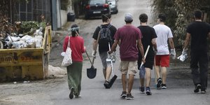 Είτε μέσω email