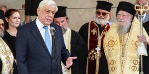 Εγκαινίασε τη νέα βιβλιοθήκη