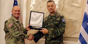 Στην Αθήνα η συνάντηση των δύο αντρών