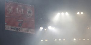 Επίθεση σε περιπολικό