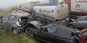 Χάος στο Βέλγιο σε καραμπόλα 100 αυτοκινήτων -Τουλάχιστον δύο νεκροί