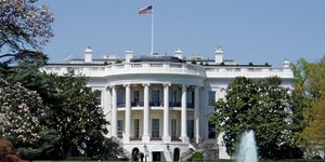 Πόλεμος ανακοινώσεων ΗΠΑ - Ρωσίας για τον «φυγά» Σνόουντεν που παραμένει στη Μόσ