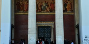 Η διάρκειά τους είναι περίπου 60' 