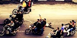 Παλαιστίνιοι μοτοσυκλετιστές σέρνουν στην άσφαλτο νεκρό Ισραηλινό κατάσκοπο [βίν