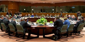 Reuters: Το «λουκέτο» στην ΕΡΤ βοήθησε στην έγκριση της επόμενης δόσης για την Ε