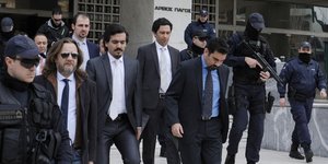 Οι «8» Τούρκοι στρατιωτικοί (Φωτογραφία: EUROKINISSI/ΤΑΤΙΑΝΑ ΜΠΟΛΑΡΗ)