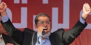 Ανυποχώρητος ο Μοχάμεντ Μόρσι – Εκπνέει το τελεσίγραφο του στρατού