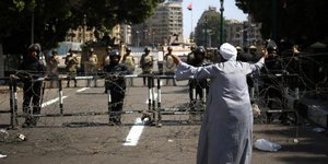Αιματηρές συγκρούσεις στην Αίγυπτο – Τουλάχιστον 28 άνθρωποι έχασαν τη ζωή τους