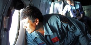 Αγωνιώδης έρευνα για το Boeing που χάθηκε -Ανοιχτό το σενάριο τρομοκρατίας