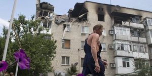 Οβίδα σε ρωσικό χωριό στα σύνορα με την Ουκρανία -Κίεβο: Δεν έχουμε σχέση 