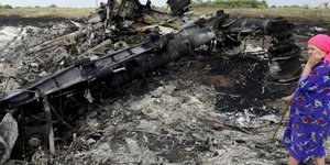 «Πόκερ» πάνω από τους νεκρούς του Boeing -Αυτονομιστές: Θα γίνει αυτοψία από ειδ