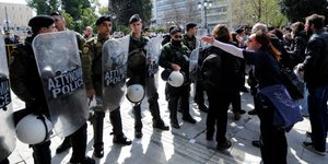 Οποιος προλάβει -Από το στενό της Βουκουρεστίου θα δουν οι πολίτες την παρέλαση