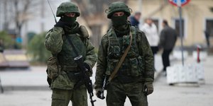 Αναψε η σπίθα στην Κριμαία -Ενοπλοι προσπάθησαν να εισβάλλουν στο υπουργείο Εσωτ