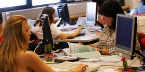 Διευκρινίσεις για τα μπλοκάκια και πότε φορολογούνται ως μισθωτή εργασία δίνει η ΑΑΔΕ/Φωτογραφία: Eurokinissi