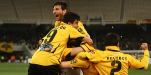 Κέρδισε το ντέρμπι η ΑΕΚ και το πρωτάθλημα ο Ολυμπιακός