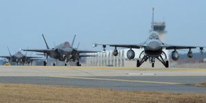 F-16 (Φωτογραφία αρχείου: Senior Airman Colby L. Hardin/U.S. Air Force photo via AP)