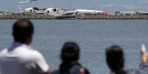 Δέκα συγκλονιστικές φωτογραφίες από την αεροπορική τραγωδία στο Σαν Φρανσίσκο [ε