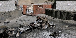 Τουλάχιστον 20 άνθρωποι σκοτώθηκαν σε έκρηξη που έγινε σε τζαμί της Σιγίας/ Φωτογραφία: AP