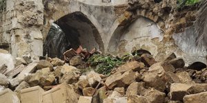 Κατάρρευση Μονής