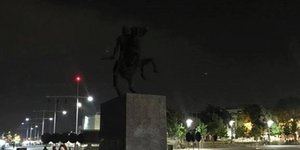 Το Αγαλμα του Μεγάλου Αλεξάνδρου στη Θεσσαλονίκη (Φωτογραφία: Ράδιο Θεσσαλονίκη)
