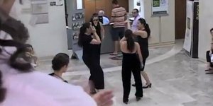 Οι Ισπανοί χορεύουν φλαμένκο και διαμαρτύρονται για την Bankia