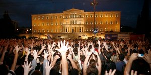 Επιστρέφουν οι Αγανακτισμένοι στο Σύνταγμα και τον Λευκό Πύργο
